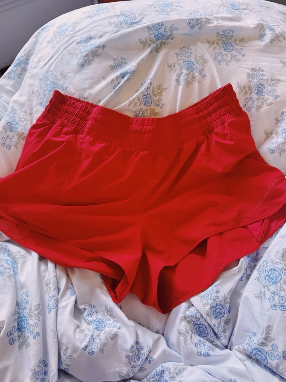 Red lululemon hotty hots size 14